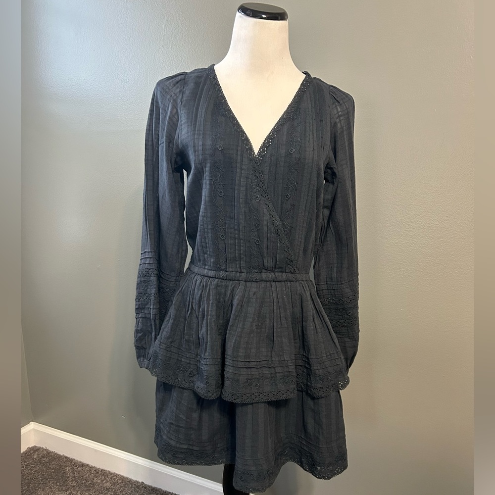 American eagle size large, long sleeve, V-neck dress